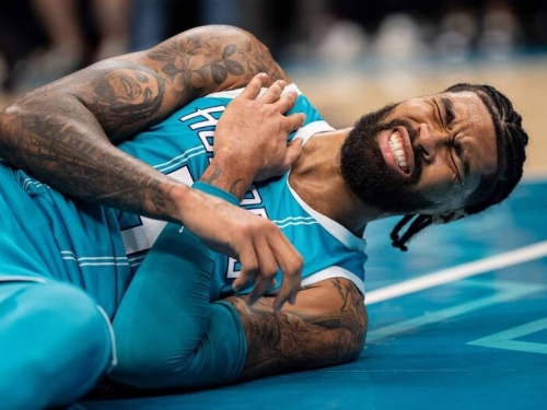 NBA》黃蜂禁區沒長人了！ 牙買加7呎中鋒理查斯因傷高掛免戰牌