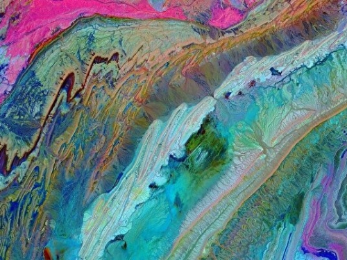 NASA分享摩洛哥山脈空拍照片 繽紛如畫