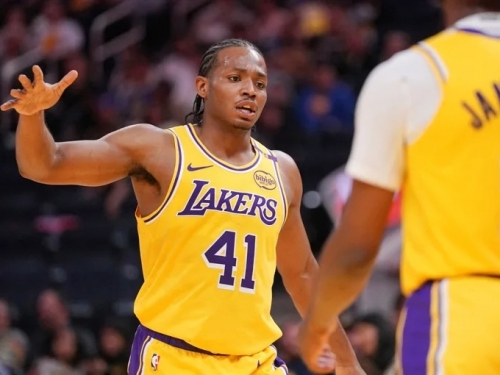 NBA》菜鳥小將擠進雙向合約末班車 湖人開季15人名單出爐