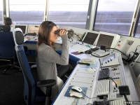 《危險！UFO與客機正面撞擊而來！》