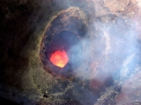 最恐怖挑戰！在火山口高空彈跳　這種旅遊你敢去嗎？