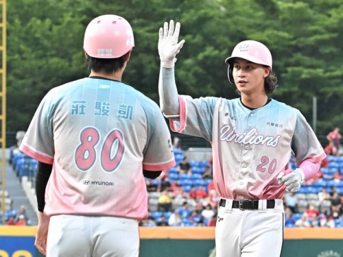 中職》面對安打王競爭 林佳緯透露陳傑憲和「龍叔」給鼓勵
