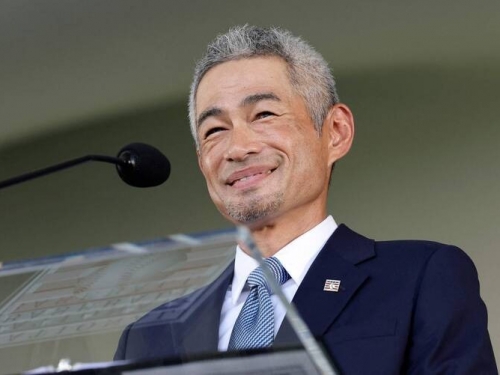 MLB》鈴木一朗進名人堂秀全英語演說 調侃沒投票給他的記者