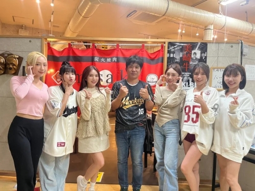 中職》樂天球員、女孩必吃美崎牛 日本老闆長年力挺桃猿