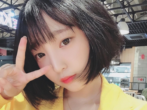 大賣場巧遇「超胸口罩辣妹」事業線太犯規！火辣的養眼視角讓人受不了