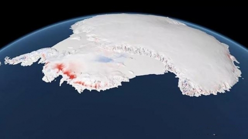 南極最大冰山崩塌後，又一座巨型冰山滑入大海，情況不容樂觀