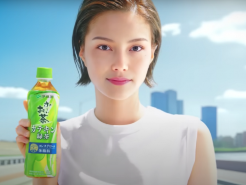 演員職業不保，日本綠茶廣告女主角是 AI 生成