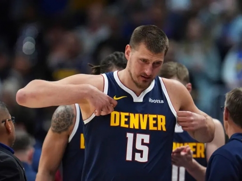NBA》Jokic打到心累！自己拿戰術板　金塊教頭：靠他一打三贏不了