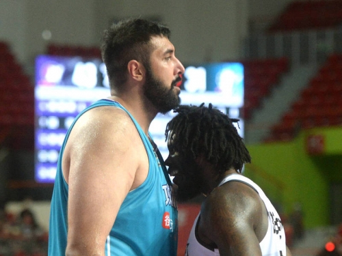 PLG》從小就認識！ 辛巴看班尼特來台「能在台灣相聚感覺很酷」