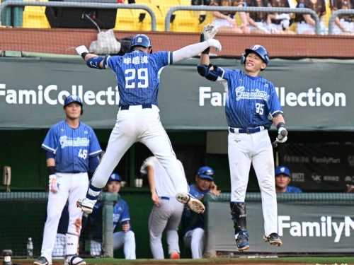 中職》申皓瑋雙響砲！ 富邦克服「地獄客場」獵鷹奪勝