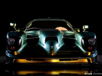 復刻經典利曼賽車 《Panoz Esperante GTR-1》道路版現身杜拜車展