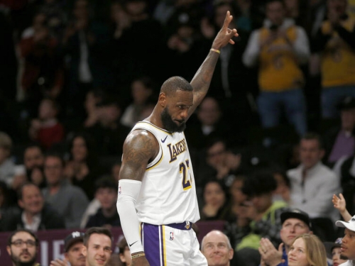 NBA》全力詹太神！39歲詹皇狂轟9顆三分彈飆40分 率湖人撕破籃網