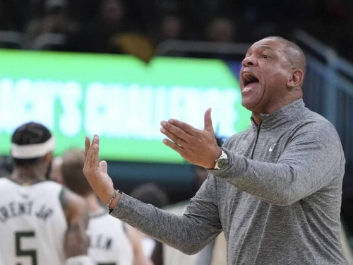 NBA》聯盟承認誤判還是照罰！ 公鹿主帥怒噴裁判收到81萬罰單