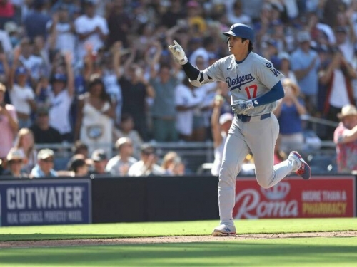 MLB》不只擊掌！大谷翔平還送飛吻 讓開嘲諷的教士球迷讚GOAT