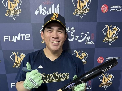中職》魚雷球棒來了！兄弟重砲曾頌恩、陳俊秀練打後揭密