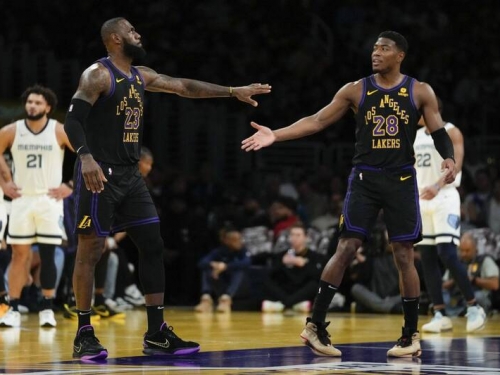 NBA》狂噴22顆三分、超狂命中率寫聯盟記錄！湖人打爆灰熊奪3連勝