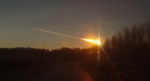 俄隕石空中爆炸　白色不明光點…外星人出手相救？