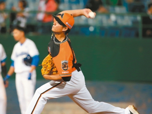 中職／等了6年 林其緯再獲MVP