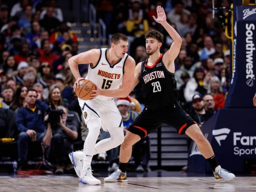 NBA》約基奇32分10籃板15助攻超級大三元！ 衛冕軍金塊奪3連勝