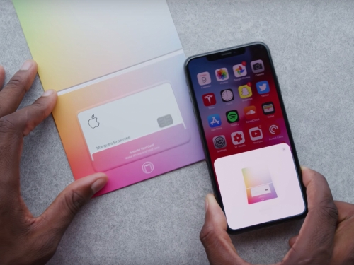 首位YouTuber開箱！Apple Card開卡程序竟和AirPods配對一樣簡單...