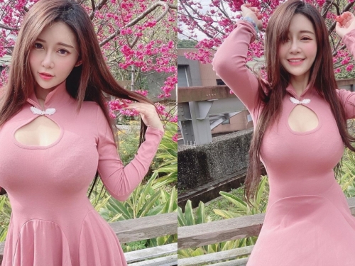 新年走春也要辣！巨乳甜心「安希」粉紅小洋裝出遊，中路偷挖洞甜美又性感！