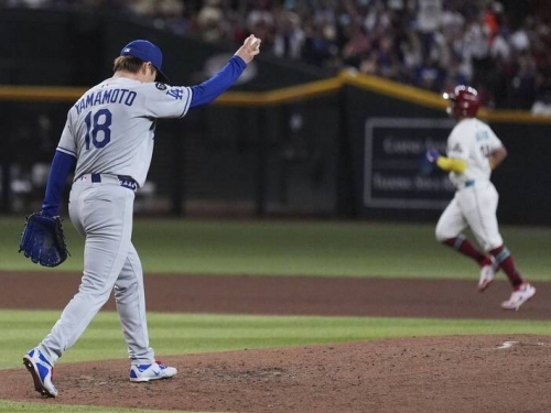 MLB》山本挨滿貫砲球迷喊「打倒洛杉磯」！響尾蛇主帥讚子弟兵策略