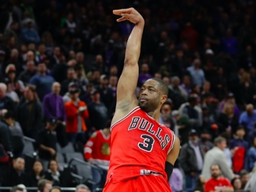 [老將魂]閃電俠致勝跳投 老飛人5秒連賞2火鍋 世界和平被喊MVP