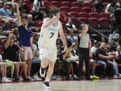 NBA》黃蜂首奪夏季聯賽冠軍 第4順位菜鳥獲MVP：來了就是要贏