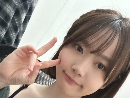 樸素書店打工仔「水卜櫻」上班偷看A書還自慰！被店長抓包後只好G奶賠罪