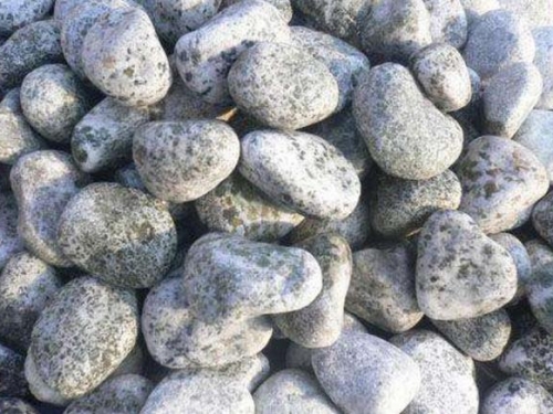 科學家發現新型鵝卵石，可在水上漂浮！