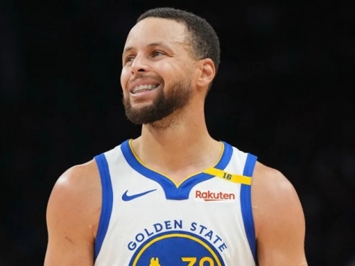 NBA》柯瑞雙膝不適是新傷 勇士主帥：他已經36歲了