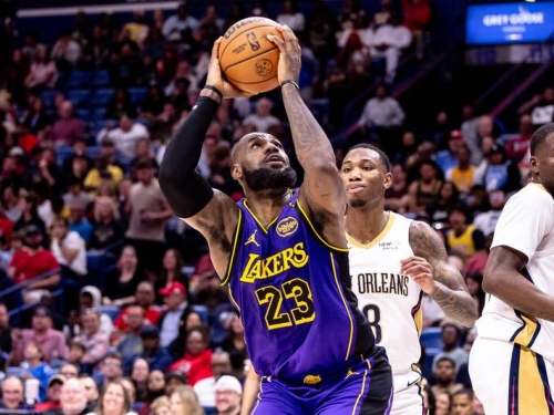 NBA》詹姆斯關鍵逆轉三分彈 湖人力退鵜鶘收5連勝