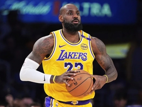 NBA》詹姆斯未來動向不明 總管：希望他能在湖人退休