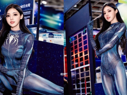 謝立琪Kiki能源展變身「黑蜘蛛人」　緊身衣勾勒出完美曲線！