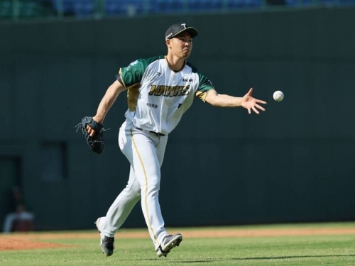 中職》櫻井周斗即將「開箱」 深刻感受台鋼雄鷹拚冠氛圍