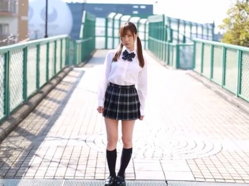 制服誘惑！使出全力做愛的F奶小隻馬　149cm「川口夏」奈用演技征服你
