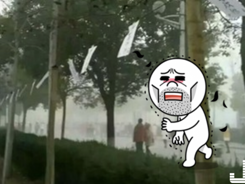 男大生精心策劃出奇招！另類的「浪漫告白」讓行人摸不著頭緒：是招魂還是招女友？