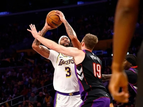 NBA》湖人戴維斯眼傷後歸隊訓練 眼睛紅腫仍不想戴護目鏡