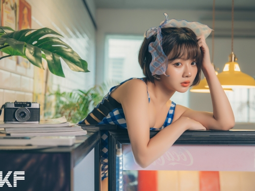 帶女友約會！大眼甜心「倩倩」惹火史庫水秀爆乳翹臀，害人胃口大開！