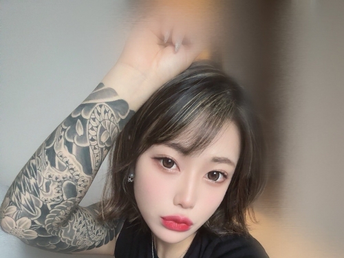 變髮刺青改形象！她變成了九紋龍史進！