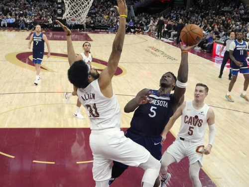 NBA》灰狼首節「超鐵」只進2球 蟻人狂飆44分仍慘敗騎士