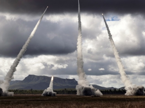 洛馬成功試射精確打擊飛彈 爭取成為美軍下一代武器