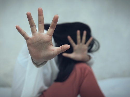 女兒跟人跑了 父怒找3男性侵人妻報復