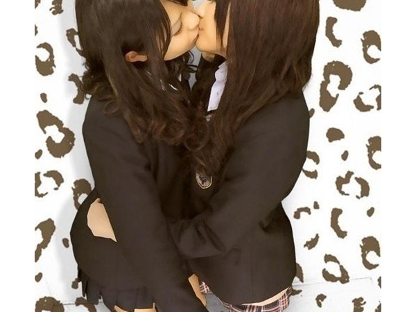 日本女高中生崩壞實錄　她們在大頭貼機裡都在露小褲褲啊！