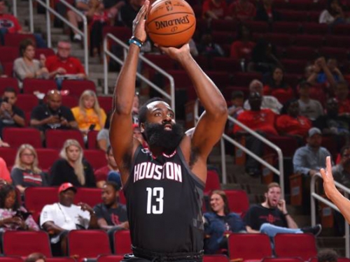 金雞獨立橫移三分！鬍子展示新招威少興奮到嫑嫑，還強調「用起來已十分自然」