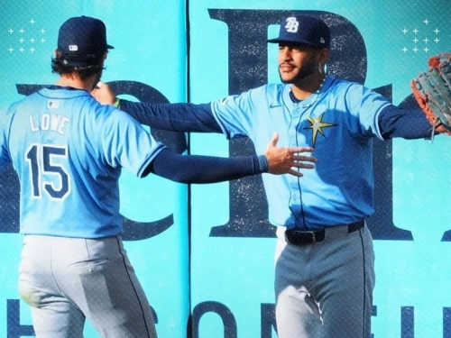 MLB》目睹逆轉三分砲被Siri沒收 金鶯韓德森確信步→摔頭盔
