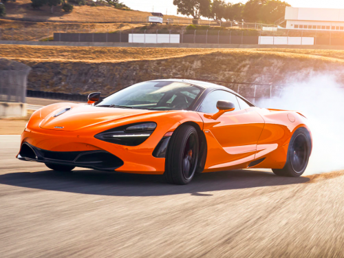 暖哭！喜愛 McLaren 720S 的外送員，被阿伯熱情邀約上駕駛座拍好拍滿