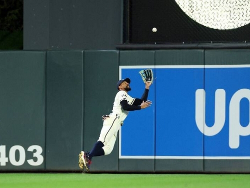 MLB》「黑鱒」躍龍門沒收追平分 官網都大讚：不可思議