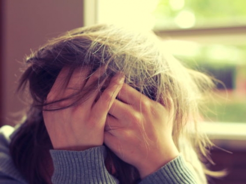 慢性壓力損害大腦，專家指運動、社交度過情緒低潮