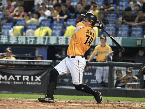 中職》觸身球引爆衝突 中信4轟大勝台鋼